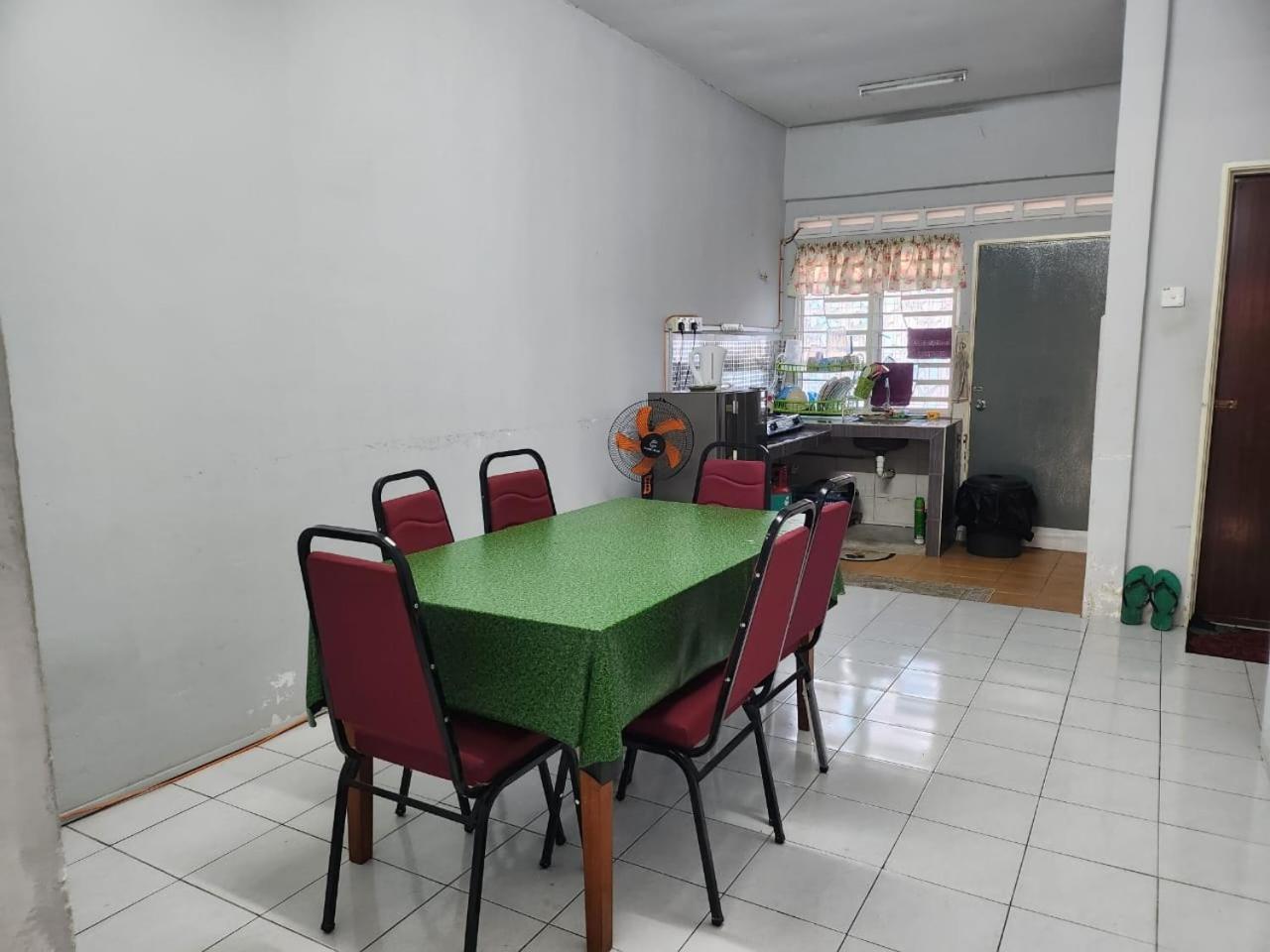 Taufiq 34 Klia Sepang With 3 Airconds & Free Wi-Fi Villa Banting  Bagian luar foto