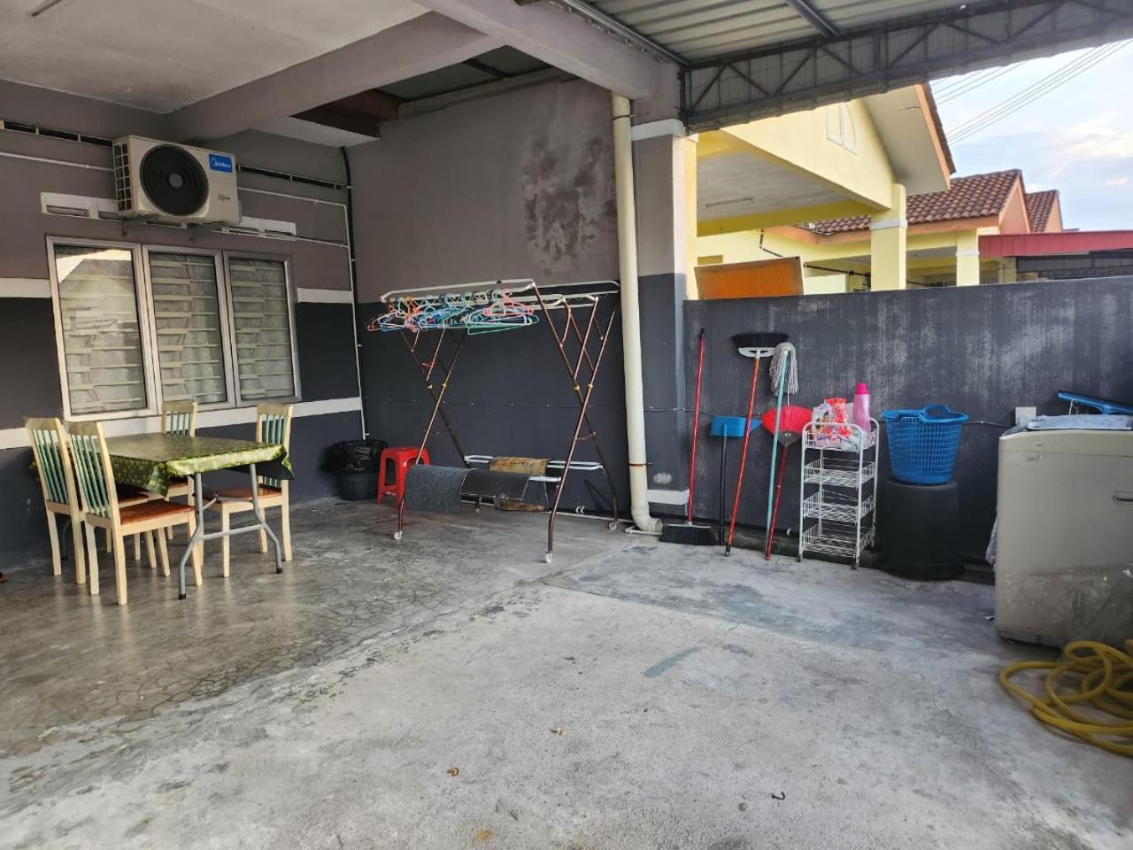 Taufiq 34 Klia Sepang With 3 Airconds & Free Wi-Fi Villa Banting  Bagian luar foto