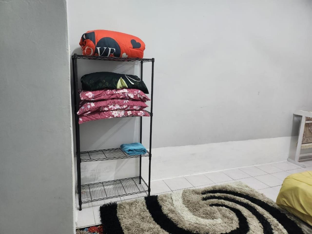 Taufiq 34 Klia Sepang With 3 Airconds & Free Wi-Fi Villa Banting  Bagian luar foto