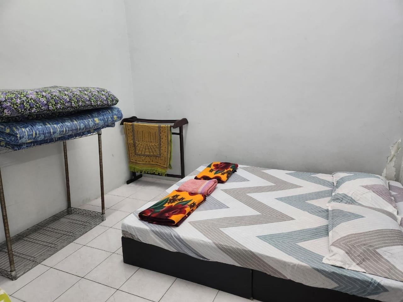 Taufiq 34 Klia Sepang With 3 Airconds & Free Wi-Fi Villa Banting  Bagian luar foto